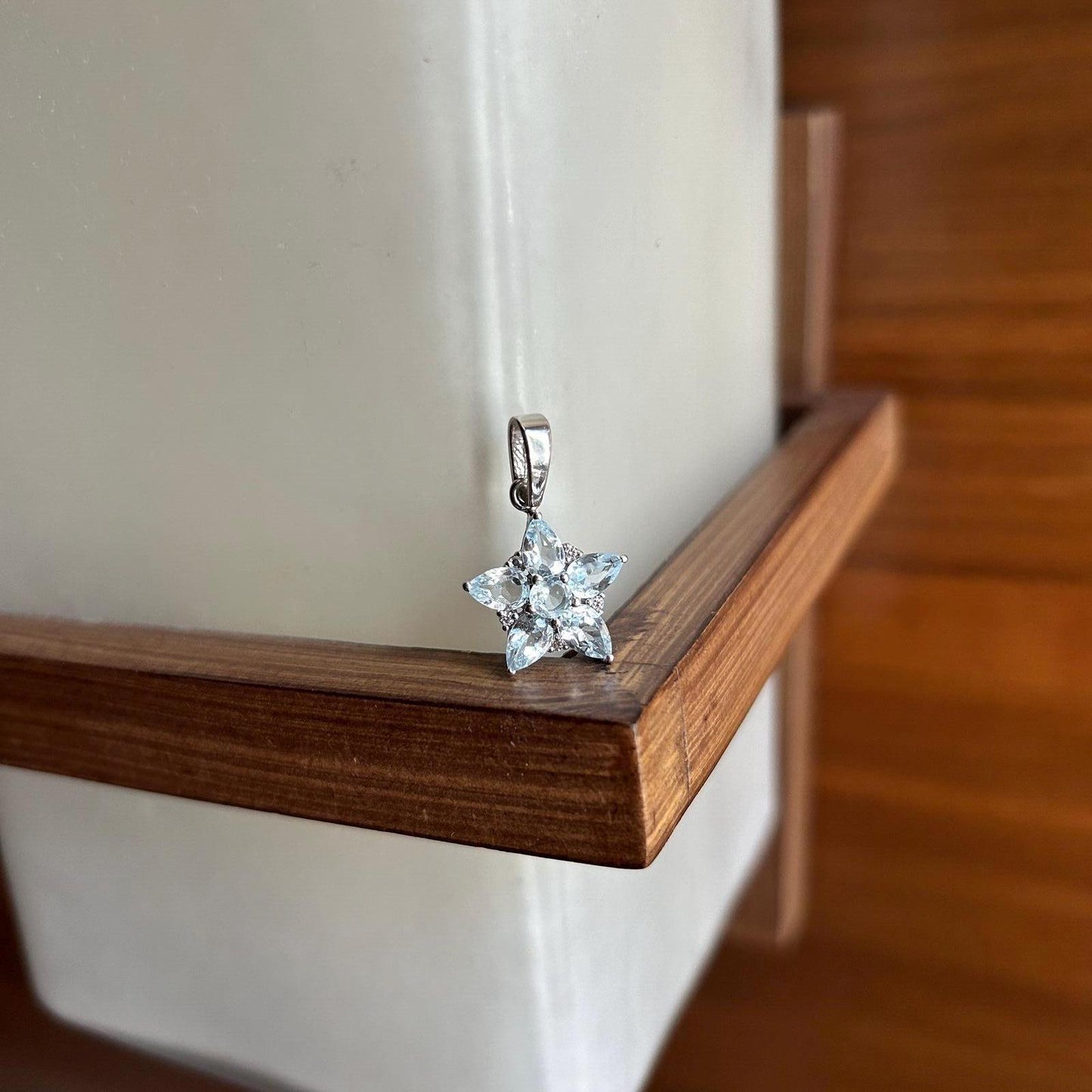 Sky Blue Topaz Star Pendant: 925 Sterling Silver